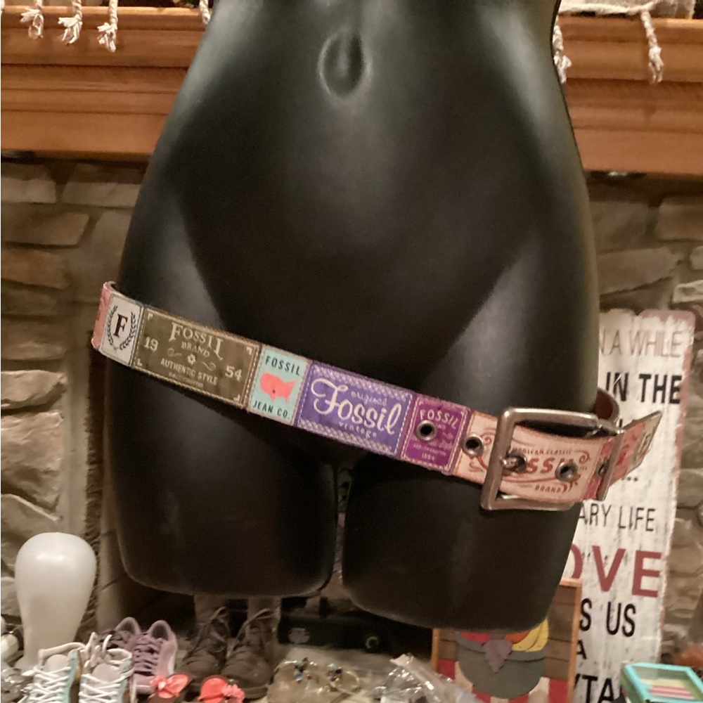 Fossil Logo Patchwork Unique Leather Belt SZ.S - Picture 2 of 16